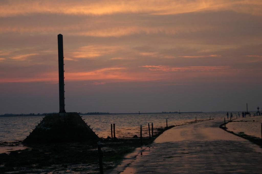 ボーヴォワール・シュル・メール Au Passage Du Gois Bed & Breakfast エクステリア 写真